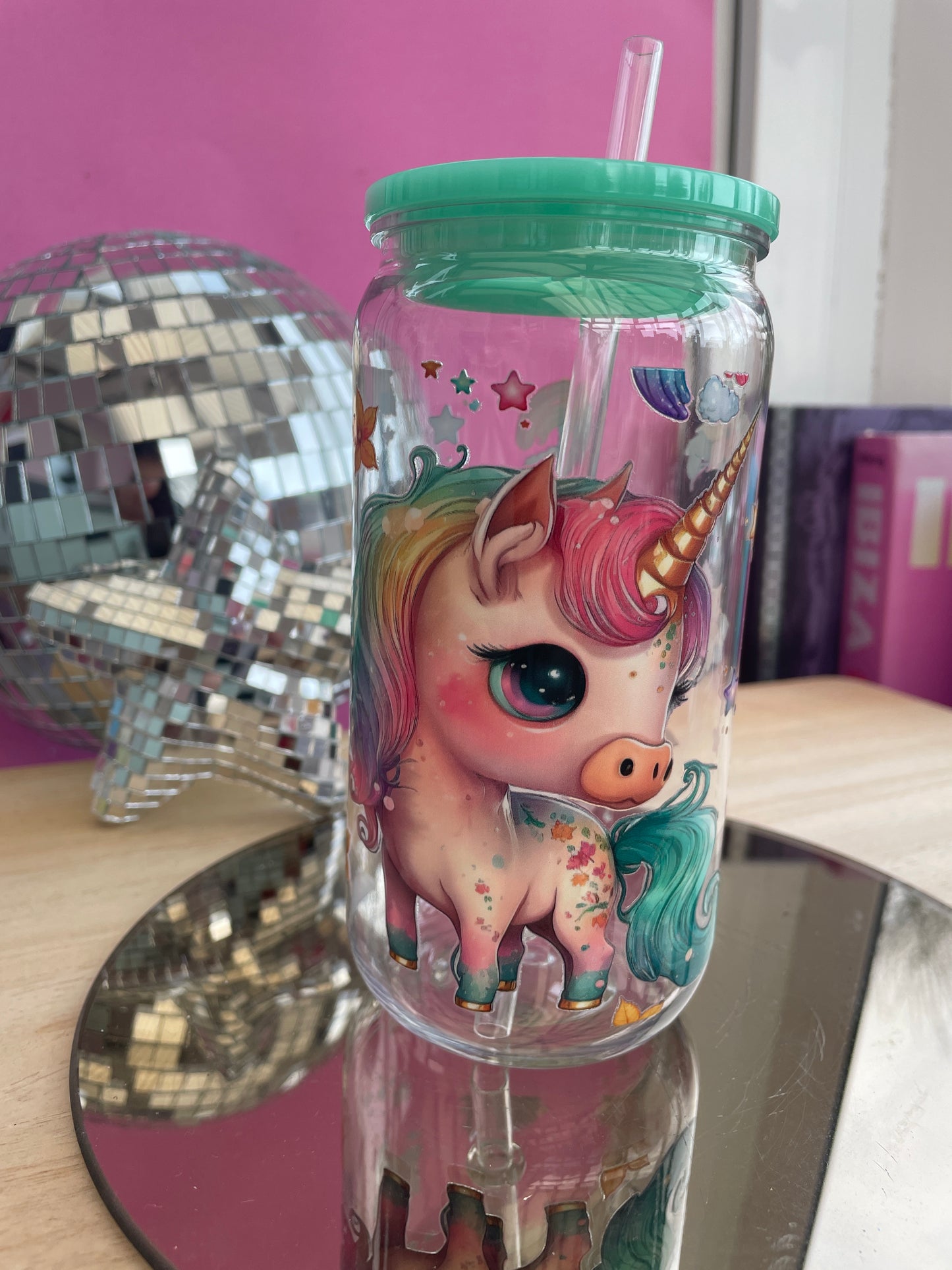 Unicorn decorated plastic mason jar with green lid & straw