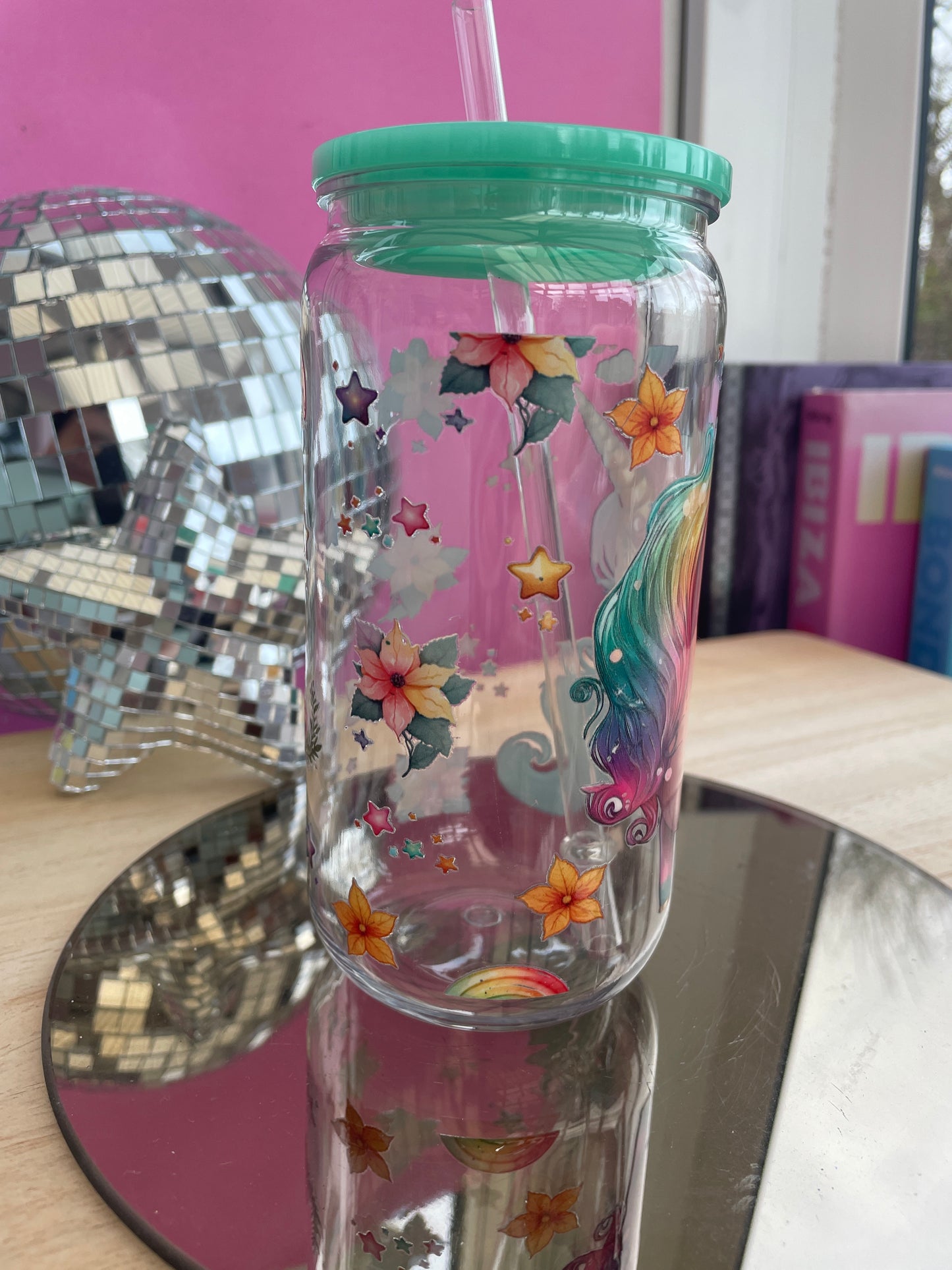 Unicorn decorated plastic mason jar with green lid & straw