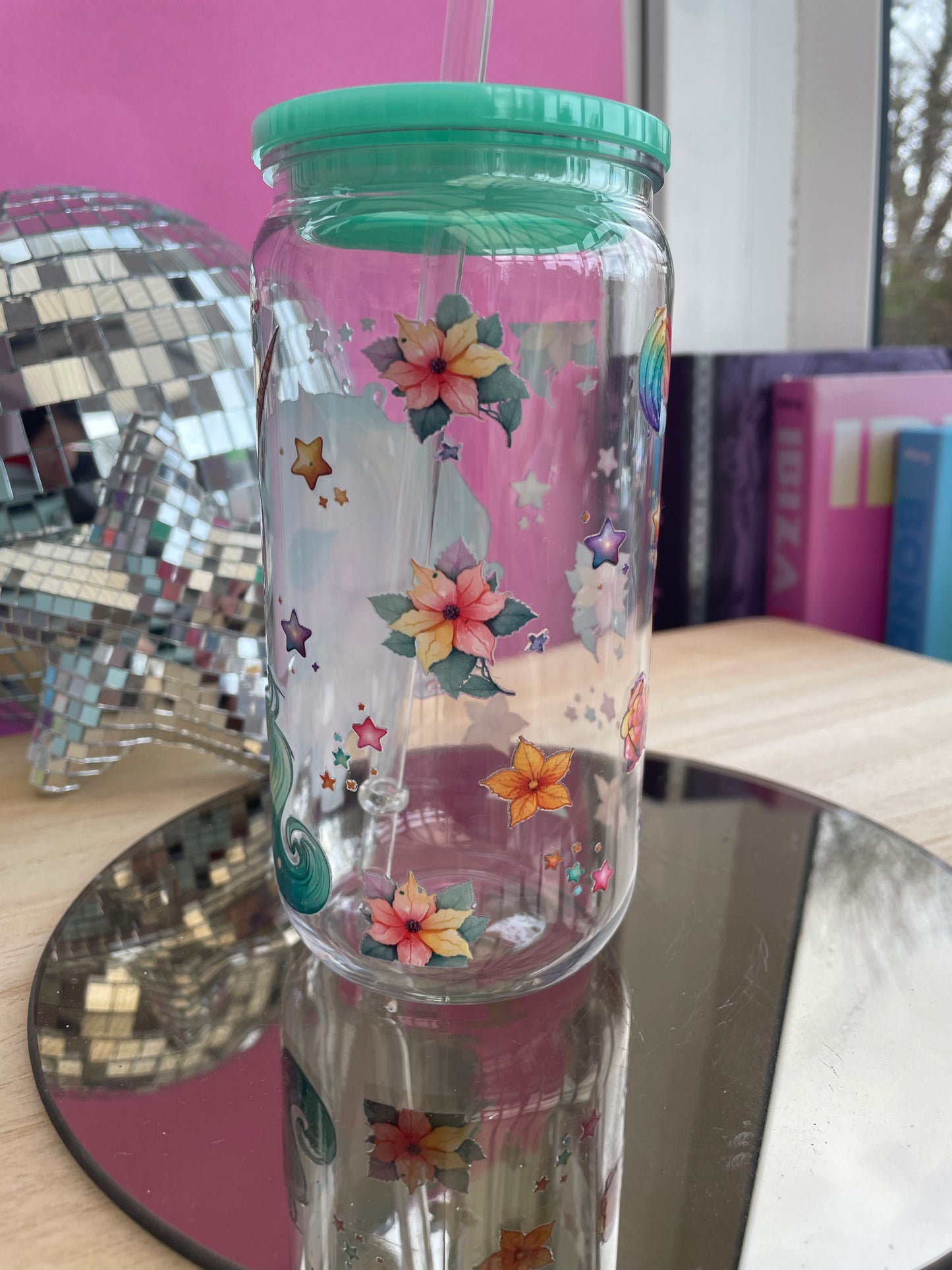 Unicorn decorated plastic mason jar with green lid & straw